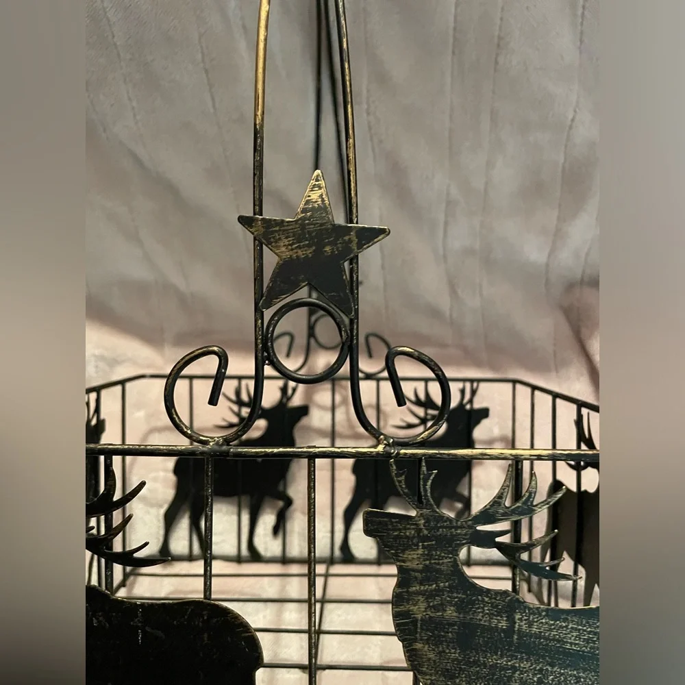 Metal Reindeer Basket 10.5X8”It’s a lovely basket to put anything inEaster too!🐣
